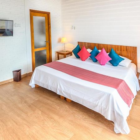 White Sands Beach Resort Lembeh Bitung Екстериор снимка