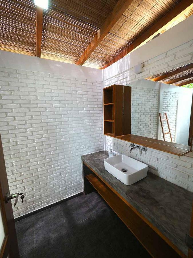 White Sands Beach Resort Lembeh Bitung Екстериор снимка